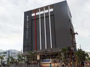 OYO Townhouse 235 Swain Heritage