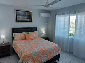 Contemporary Ocean view 2bed Carib Ocho Rios Condo