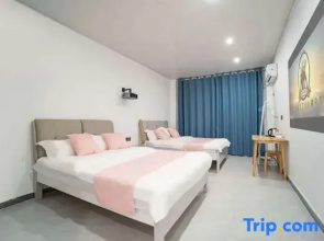Junxiang Homestay (Taoxichuan Creative Plaza)