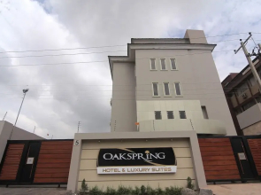 Oakspring Hotel & Luxury Suites