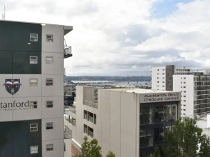 Stunning 2 Bedroom CBD Apartment