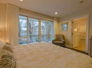 Lake Esplanade Villa - 5 min walk to central Queenstown