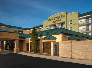 Courtyard Cleveland Beachwood