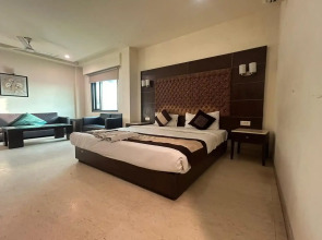 The Metropolis Guest House Near RK Ashram Metro Station