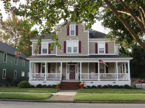 Alyssa House Bed & Breakfast