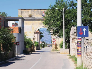 Amazing Apartment in Vrsi With 2 Bedrooms