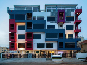 Crystal Lake  Service Apartments