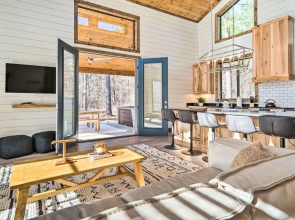Corey Kent s Cabin Country Charm Family Fun Hot Tub Oasis