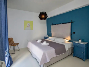 2 Bedroom Apartment With Terrace in Tinos Chora
