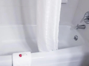 Super 8 by Wyndham Des Moines