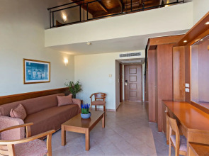 Hydramis Palace Beach Resort