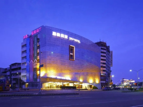 Day Plus Boutique Hotel