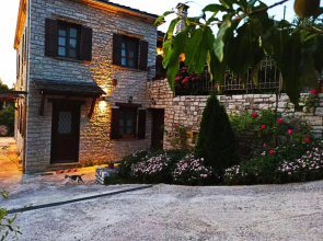 Foris House