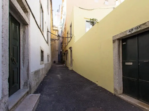 Cais do Sodré Duplex by Homing