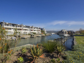 Thesen Islands Holiday House