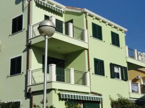 Green House Apartment