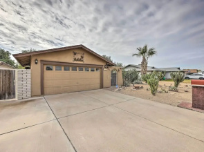 Poolside Oasis in Glendale w/ Desert Surroundings!