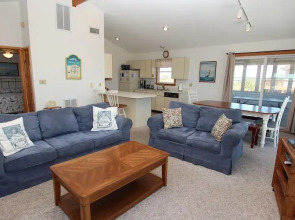 Momma's Happy, Daddy's Broke - 4 Br home by RedAwning