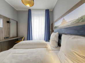 Smart Stay Hotel Station