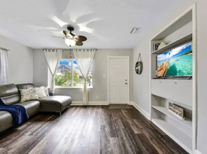 2908 Hollywood in Hollywood