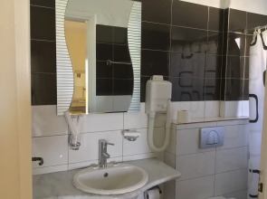 Oasis Hotel Kyparissia