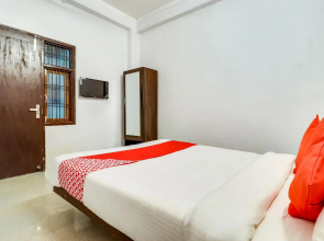 OYO Flagship 70748 The Velvet Chinhat Tiraha