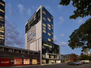 Courtyard By Marriott Melbourne Flagstaff Gardens
