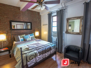 Jazz on the Park Hostel