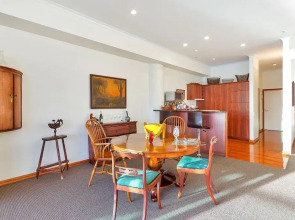 QV Lovely on the Water Apartment - 329