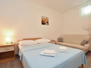 Awesome Home in Podstrana With Wifi and 2 Bedrooms