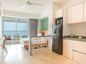w Remarkable 1BR w Ocean View in Crespo