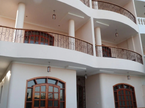 Luxor Plaza House