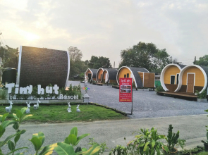 Tiny Hut Resort by vava