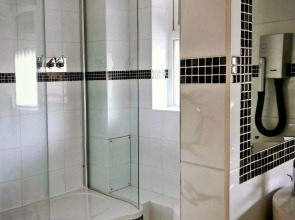 Antoinette Hotel Wimbledon