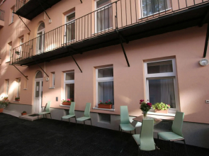 Queens Apartments