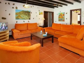 Villa - 3 Bedrooms with Pool - 103088