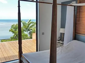 Designer's Home facing the Lagoon