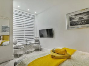 The Apartment, Luxury for up to 4 Guests