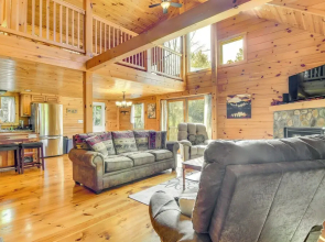 Scenic Franconia Cabin ~ 6 Mi to Cannon Mountain!