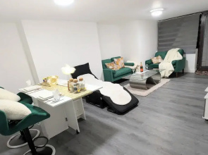 Chic Apartment in Manchester Sleeps 5