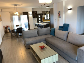 Angela’s Sea View House