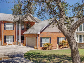 Amazing Waterfront Views & Sauna: Canyon Lake Home