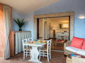It has a double room with a double bed, a bathroom, large living room with sofa bed (1,40 m - for 1-MOLARA 2_PT