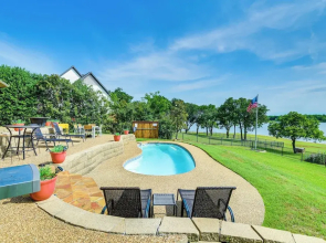 Lakefront Little Elm Escape w/ Views + Pool Table!