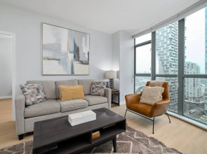 1 Bdrm With View of Ocean Very Centrally Located