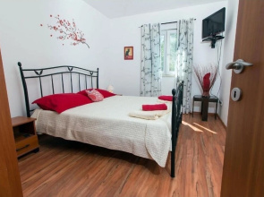 Jagoda - Next to the sea - A1