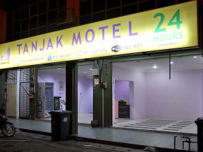 Tanjak Motel - Hostel