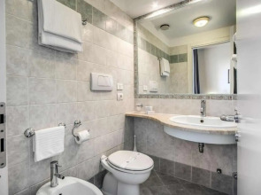 Isola Sacra Rome Airport