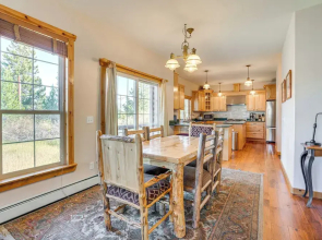 2 Mi to Frisco Slopes: Cozy Retreat w/ Mtn Views!