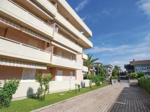 Amazing Apartment in Villa Rosa TE With 2 Bedrooms